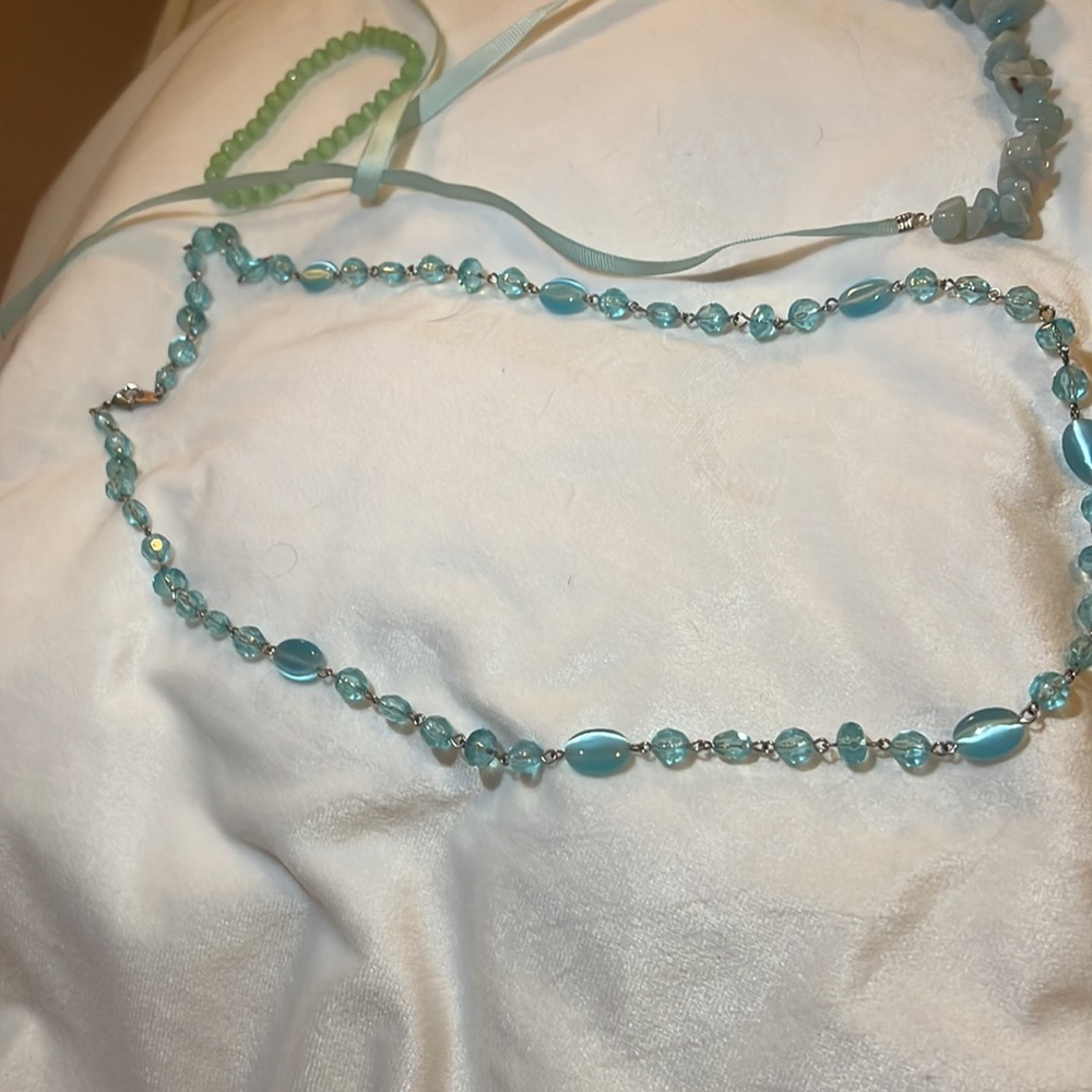 Turquoise Necklaces and Bracelet - Picture 4 of 6